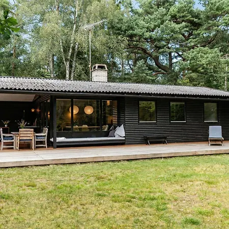 60s Log House With Woodland Vibe * Frederiksværk